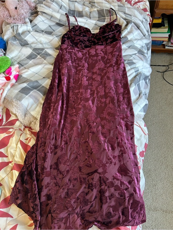 Astr Dresses & Skirts - Burgundy Dress